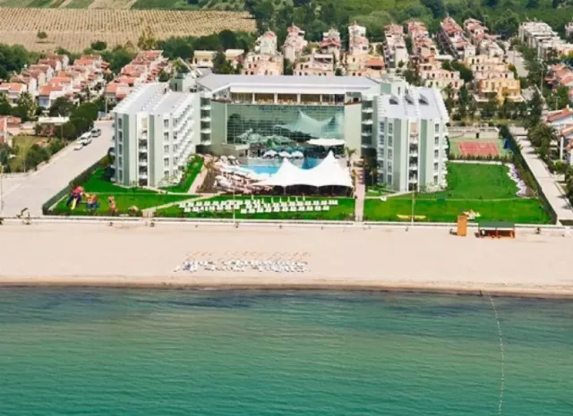 Hotel Grand Belish Beach