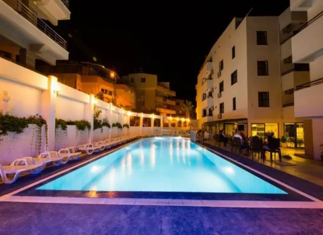 Hotel Tuntas Suites Altinkum