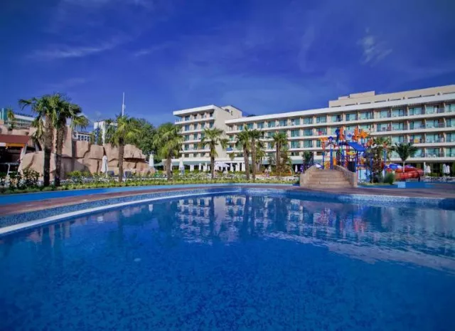 Hotel Dit Evrika Beach Club