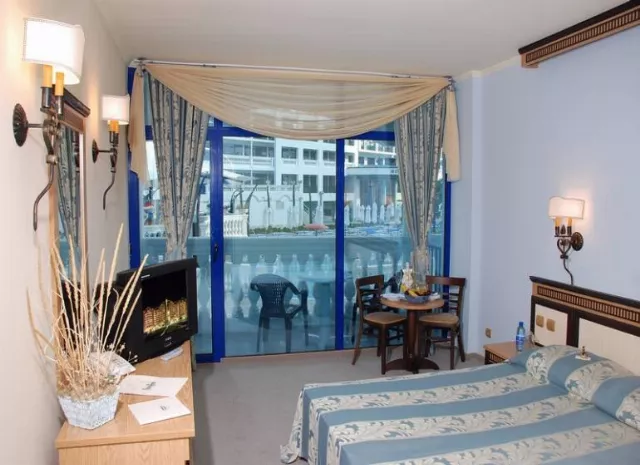 Hotel Chaika Beach Resort
