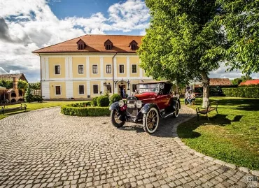 Castel Haller, Romania / Ogra