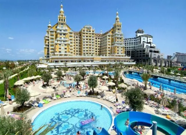 Hotel Royal Holiday Palace