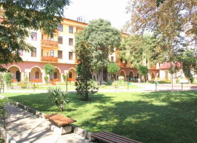 Hotel Estreya Palace And Residence