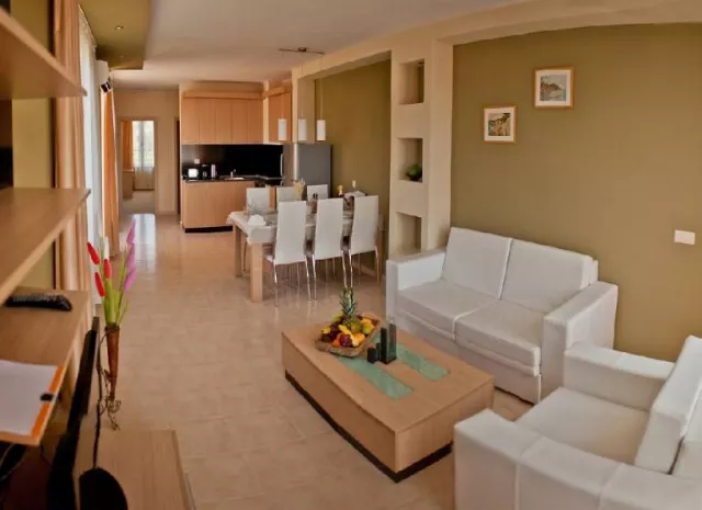Green Life Beach Resort