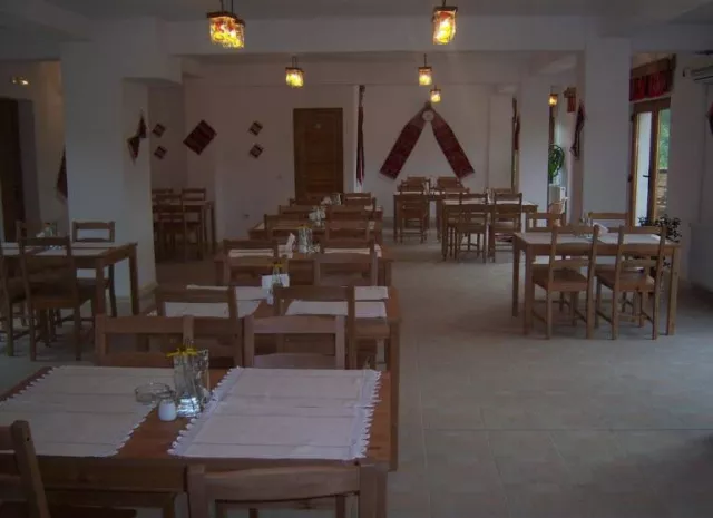 La Curtea Porumbaceana