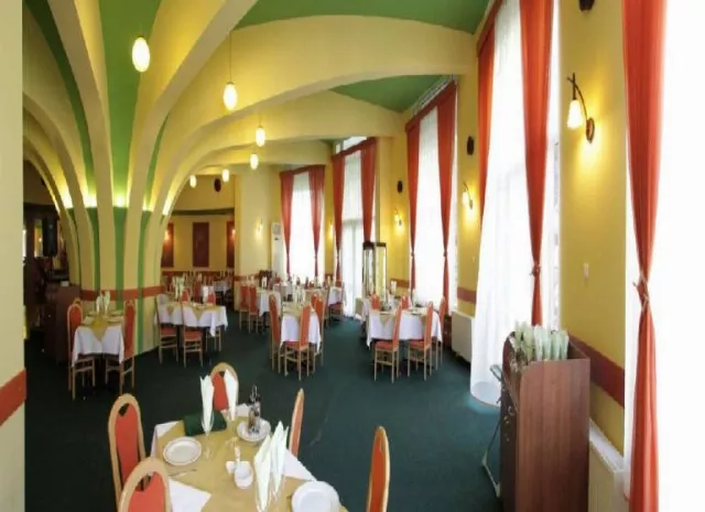 Hotel Alunis