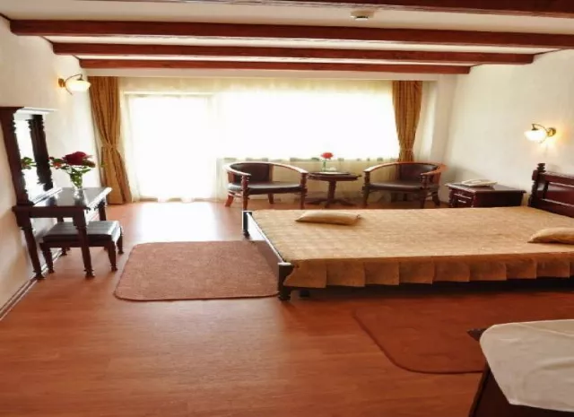 Hotel Acvila