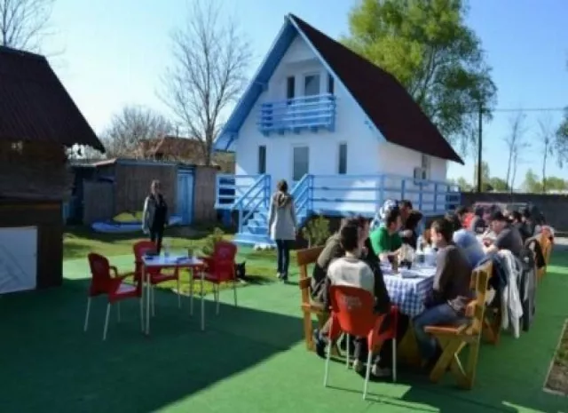 Sat De Vacanta Campo Euro Club