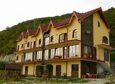 Cabana Delfinul, Romania / Dubova