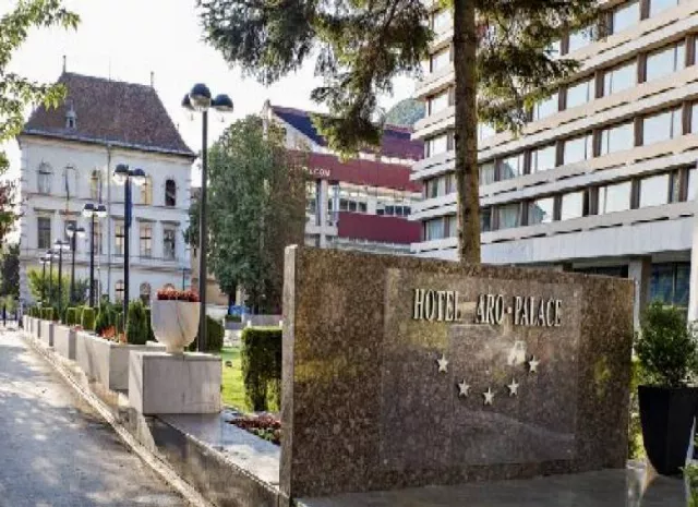 Hotel Aro Palace