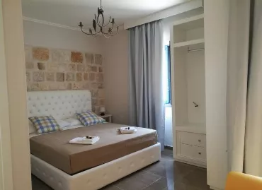 La Corvetta, Italia / Monopoli