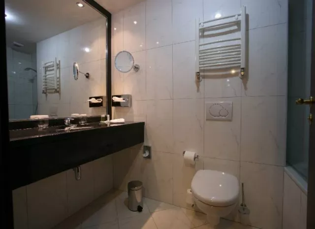 Hotel Ramada And Suites