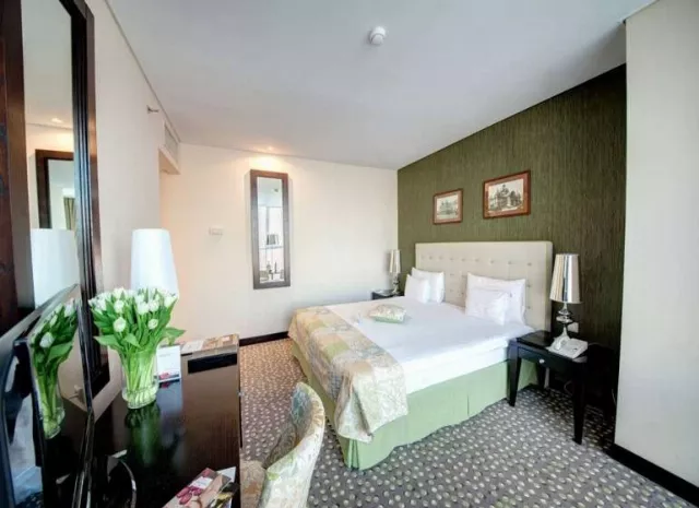 Hotel Golden Tulip