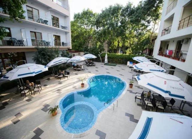 Hotel Holiday