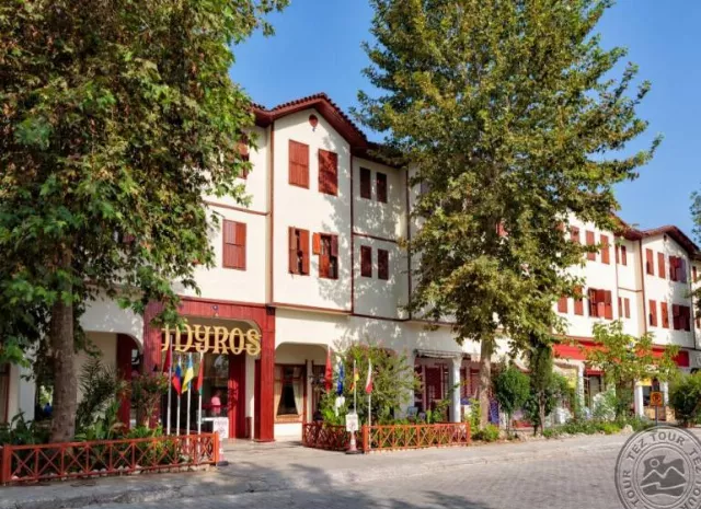 Hotel Idyros