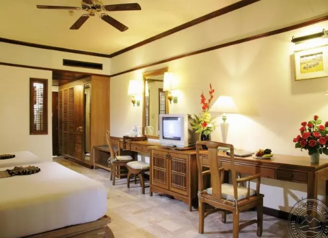 Hotel Thara Patong Beach Resort & Spa