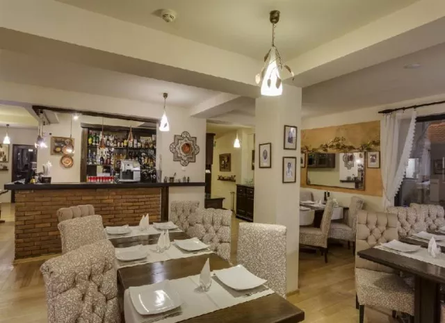 Inn Center - Casa Din Bran
