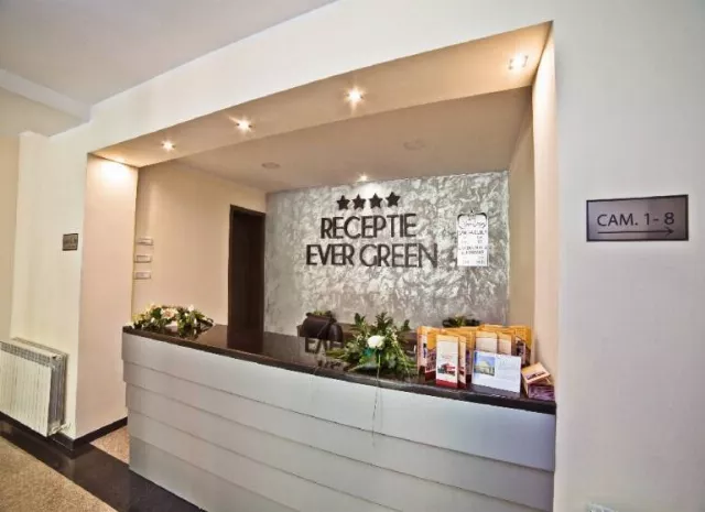 Hotel Ever Green