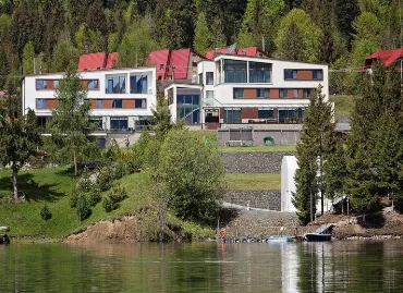 Hotel Roser House, Romania / Colibita