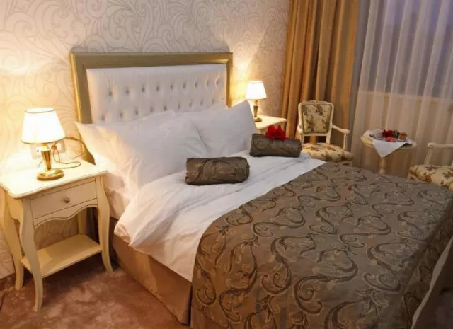 Hotel Roman Plaza
