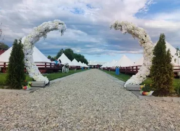 Glamping Lebada, Romania / Targu Jiu