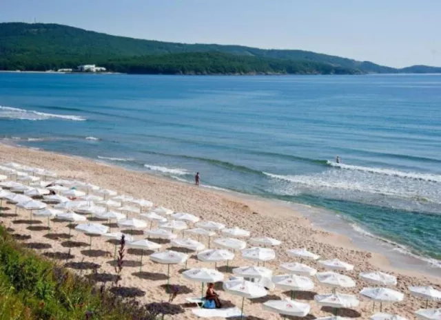 Hotel Jeravi Beach