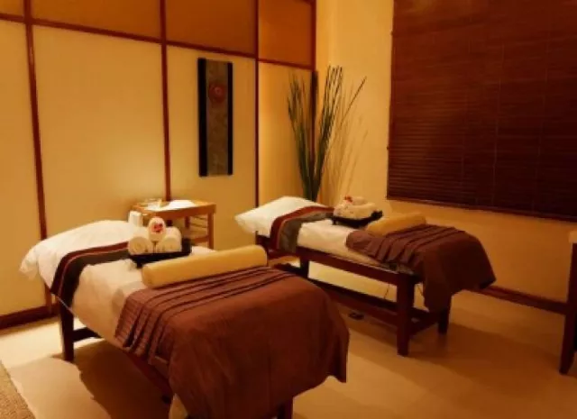 Hotel Oasis Beach Club