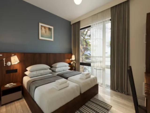 Queen Nelly Park Hotel