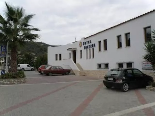 Vontzos Hotel