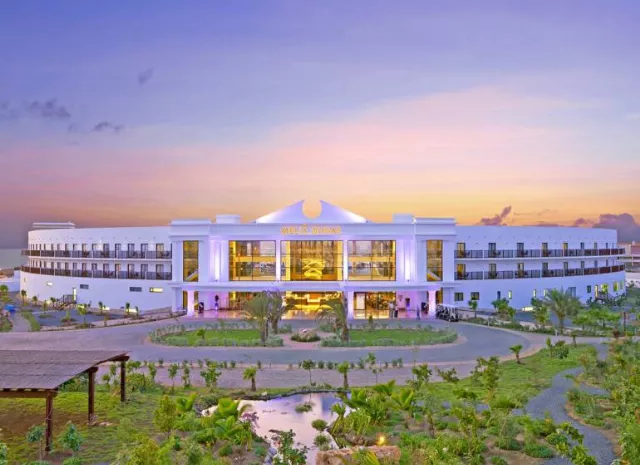 Hotel Melia Dunas Beach Resort Spa