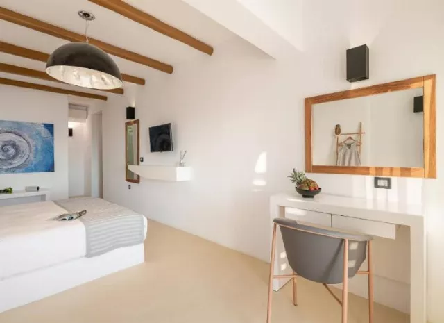 Hotel Apeiron Blue Santorini