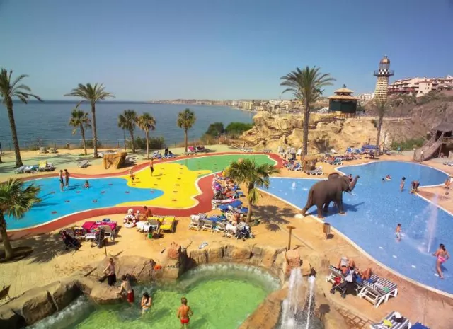 Holiday World Village Hotel