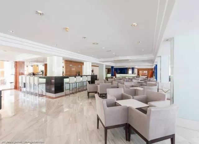 Vista Park Hotel & Apartments