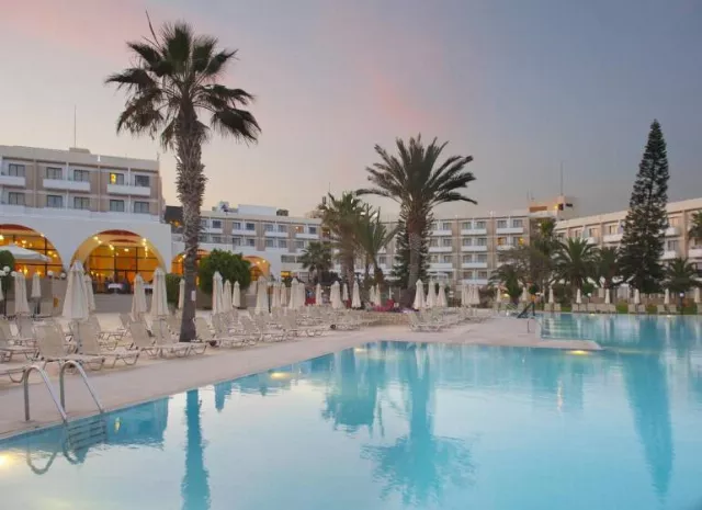 Hotel Louis Phaethon Beach