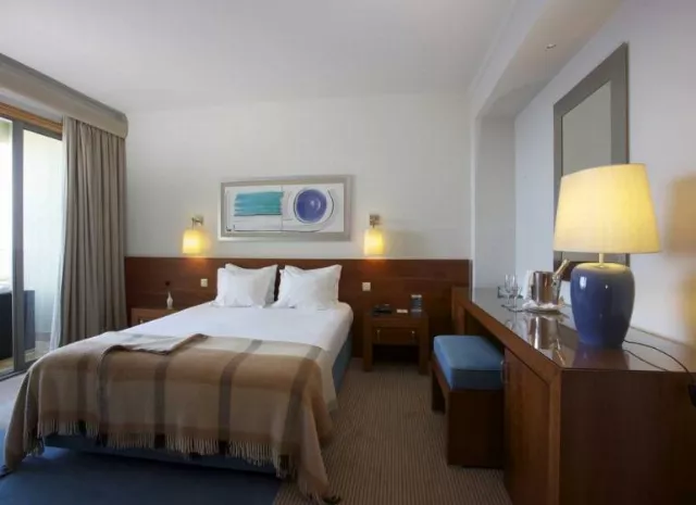 Regency Cliff Hotel