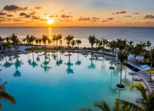 Hotel Haven Riviera Cancun