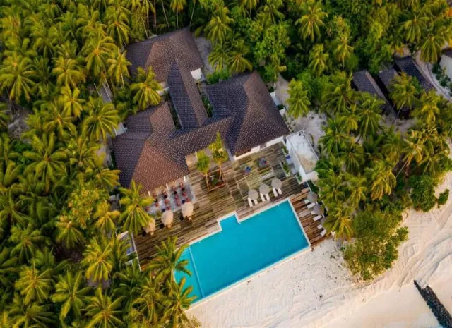 Hotel Fiyavalhu Maldives