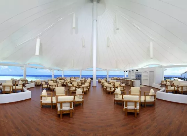 Hotel Safari Island Resort