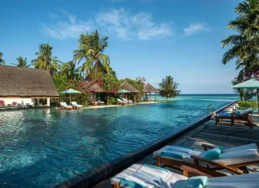 Hotel Four Seasons Resort Maldives At Landaa Giraavaru, Maldive / Baa Atoll