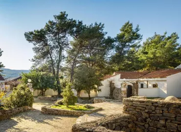 Trim Sunny Apartments By Valamar, Croatia / Insula Hvar