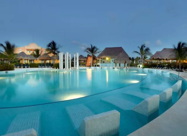 Hotel Grand Palladium White Sand Resort