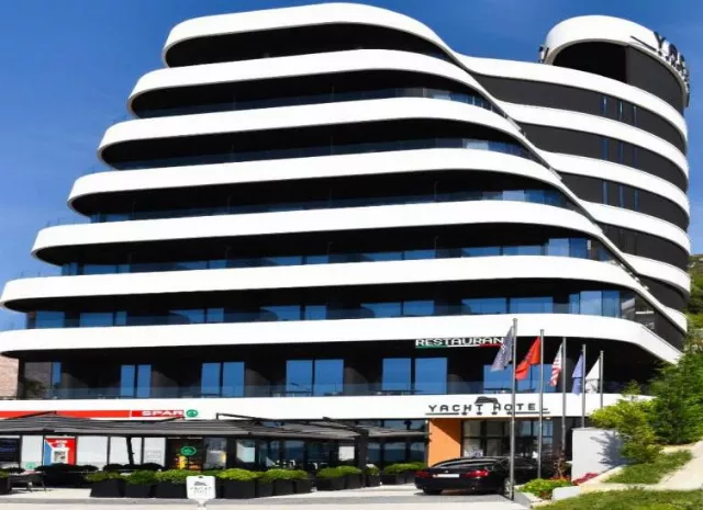 Hotel Yacht