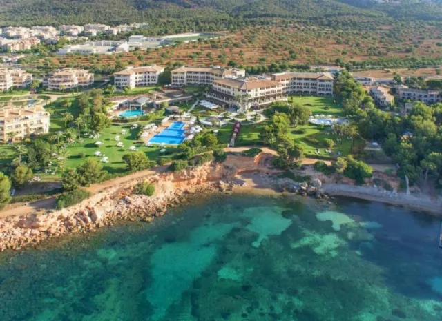 The St. Regis Mardavall Mallorca Resort