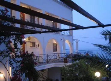 Travlos Studios, Grecia / Kefalonia / Poros