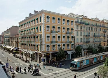 Hotel Univers, Franta / Nisa