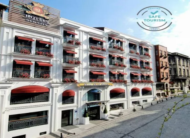 Hotel Dosso Dossi Old City