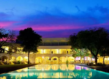 Hotel Trinco Blu By Cinnamon, Sri Lanka / Coasta De Est