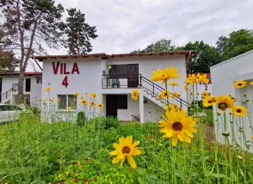 Complex Vile Liliacul, Romania / Jupiter