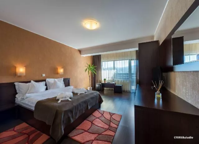 Hera Luxury