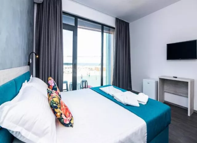 Hotel H